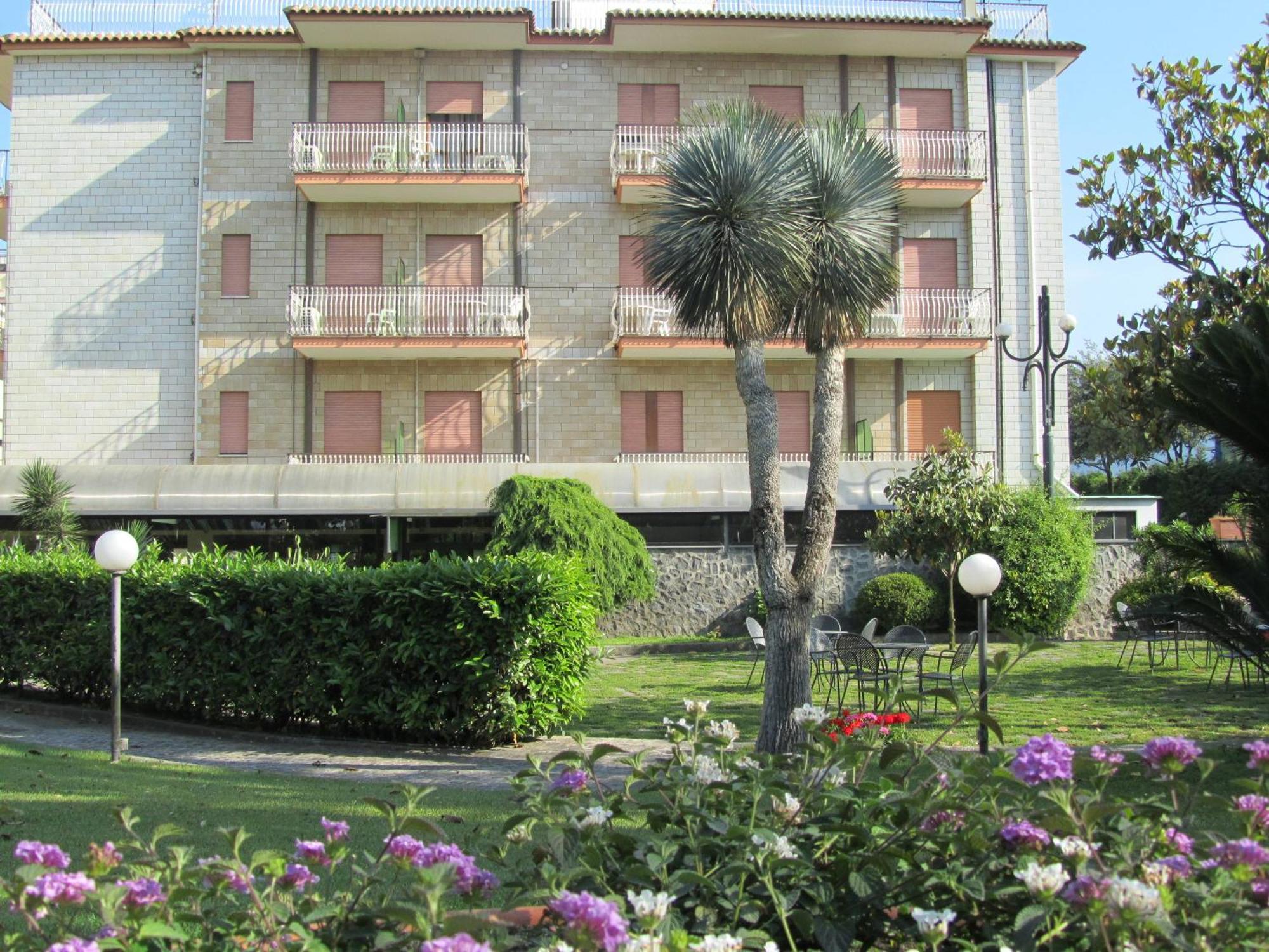 פומפיי Hotel Giovanna מראה חיצוני תמונה