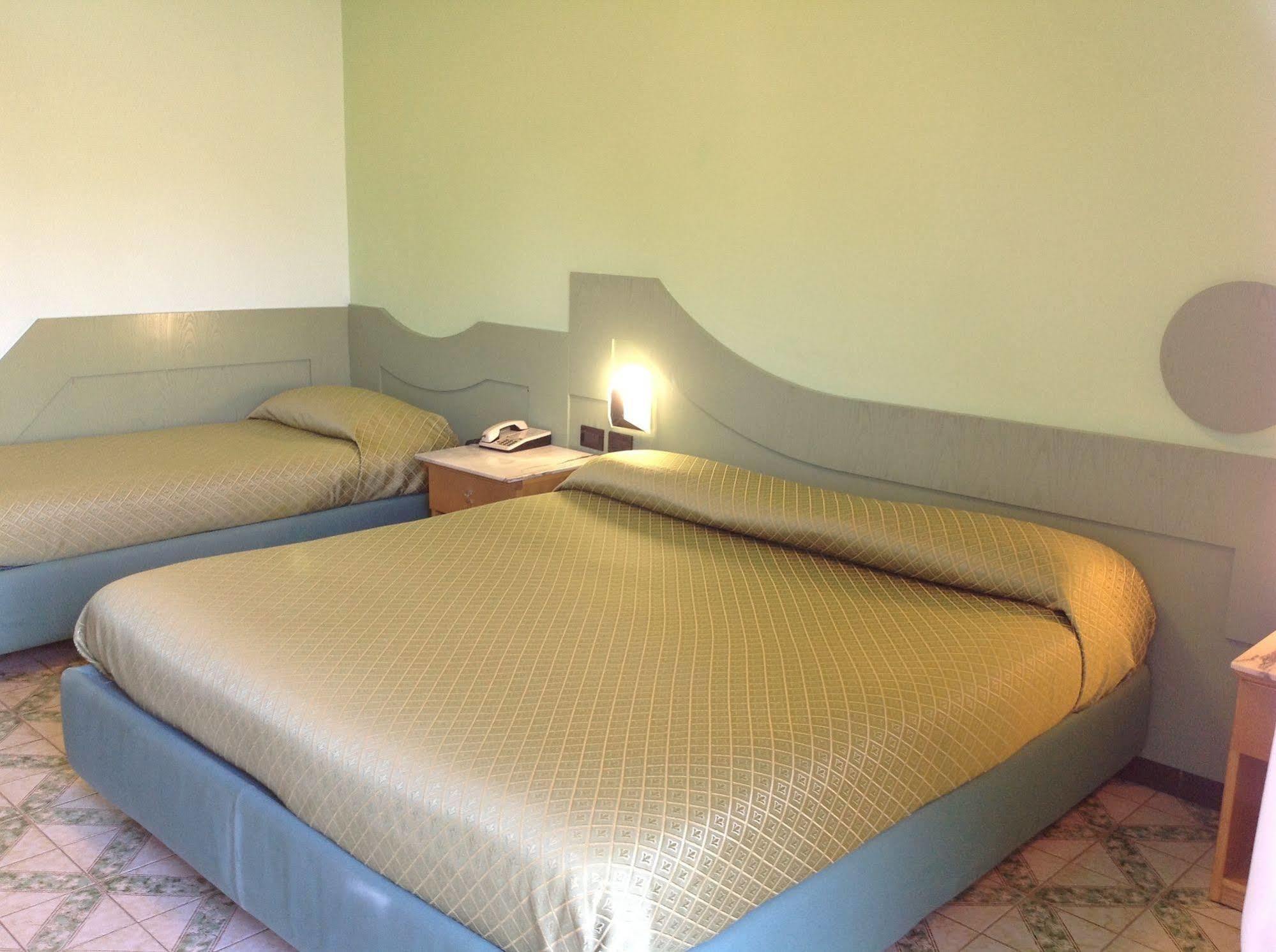 פומפיי Hotel Giovanna מראה חיצוני תמונה